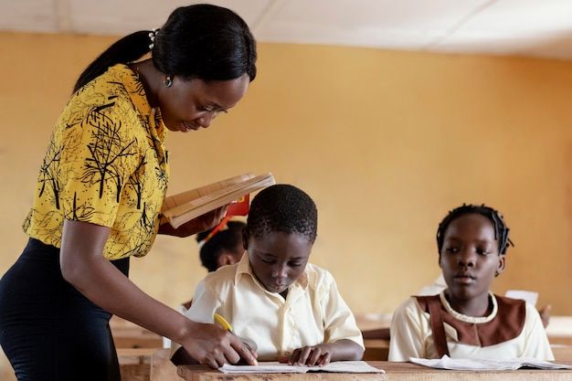 Éducation école ivoirienne sensibilisation